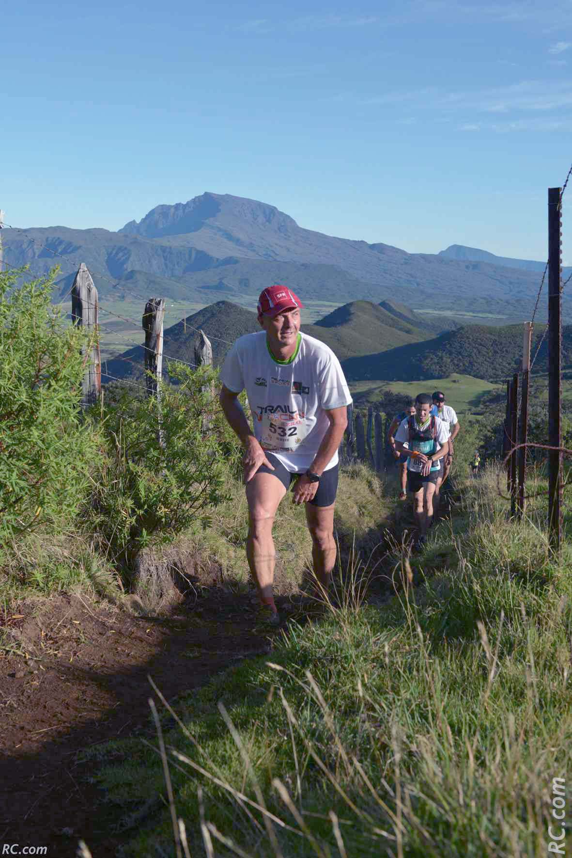 Des paysages magnifiques sur ce circuit de 21 km, avec vue sur le Piton des Neiges