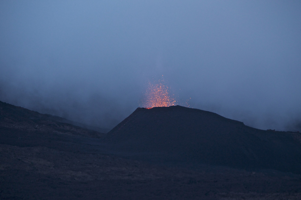 Les images du volcan de ce lundi
