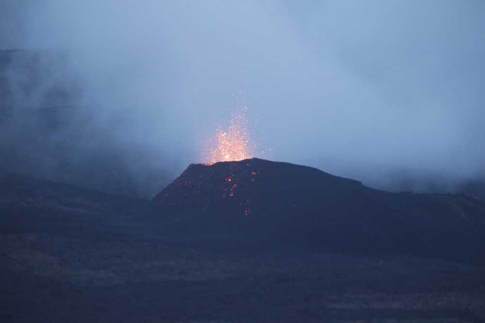 Les images du volcan de ce lundi