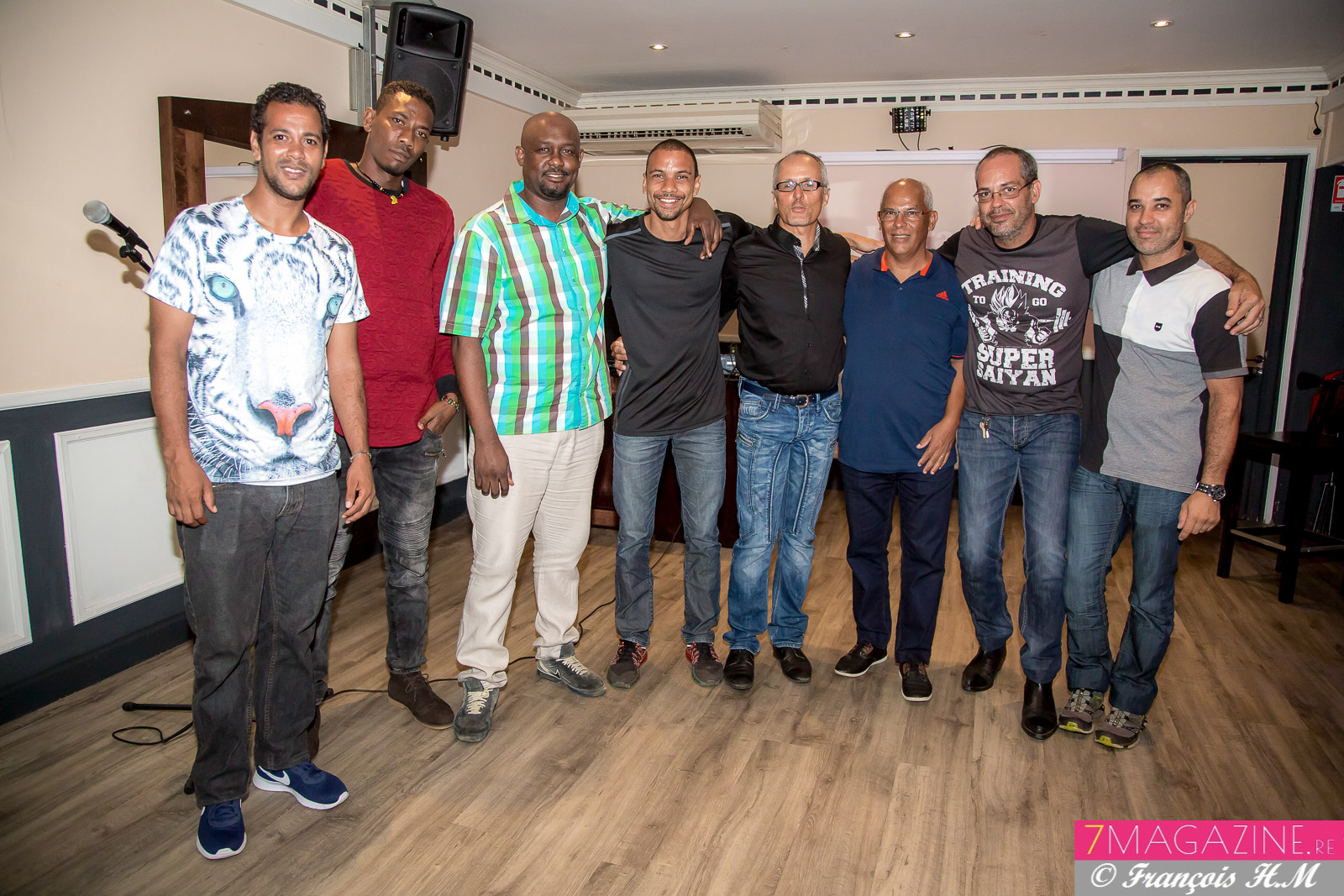 Stéphane Mangué, éducateur, Frédéric Renelambe, éducateur, Giovani, supporter, Laurent Zoogones, joueur, Patrick Grondin, président, Ernest Grondin, dirigeant, Robert Fontaine, dirigeant, et Eddy Hoareau, dirigeant