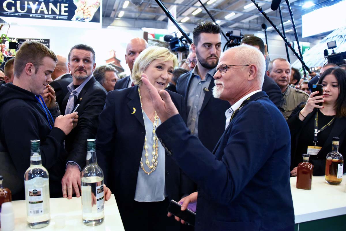 Visite de Marine Le Pen, ici au stand Isautier, avec Jean-Yves Grondin