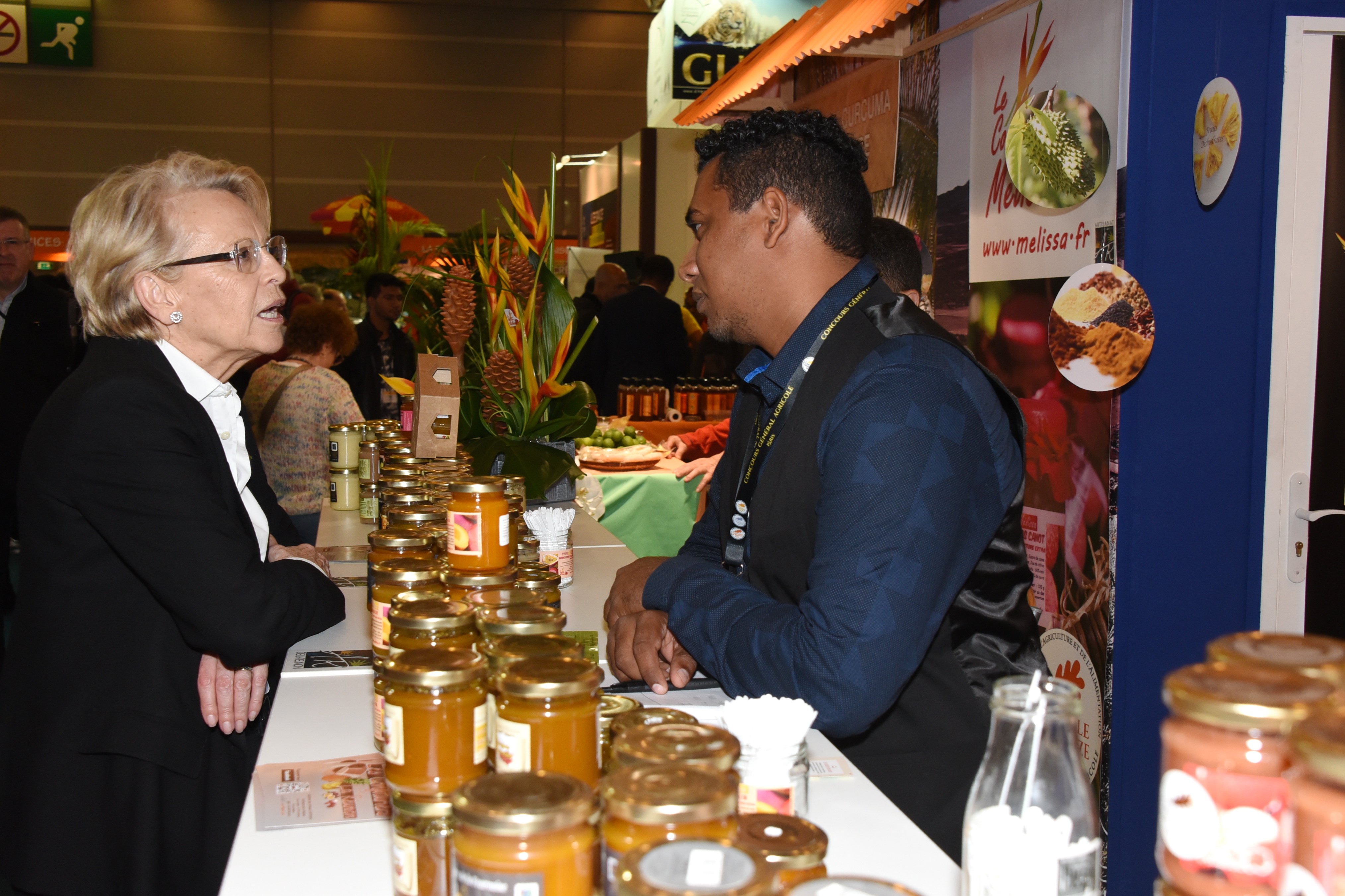 A moins que ce soit par les "Saveurs de la Fournaise"?...