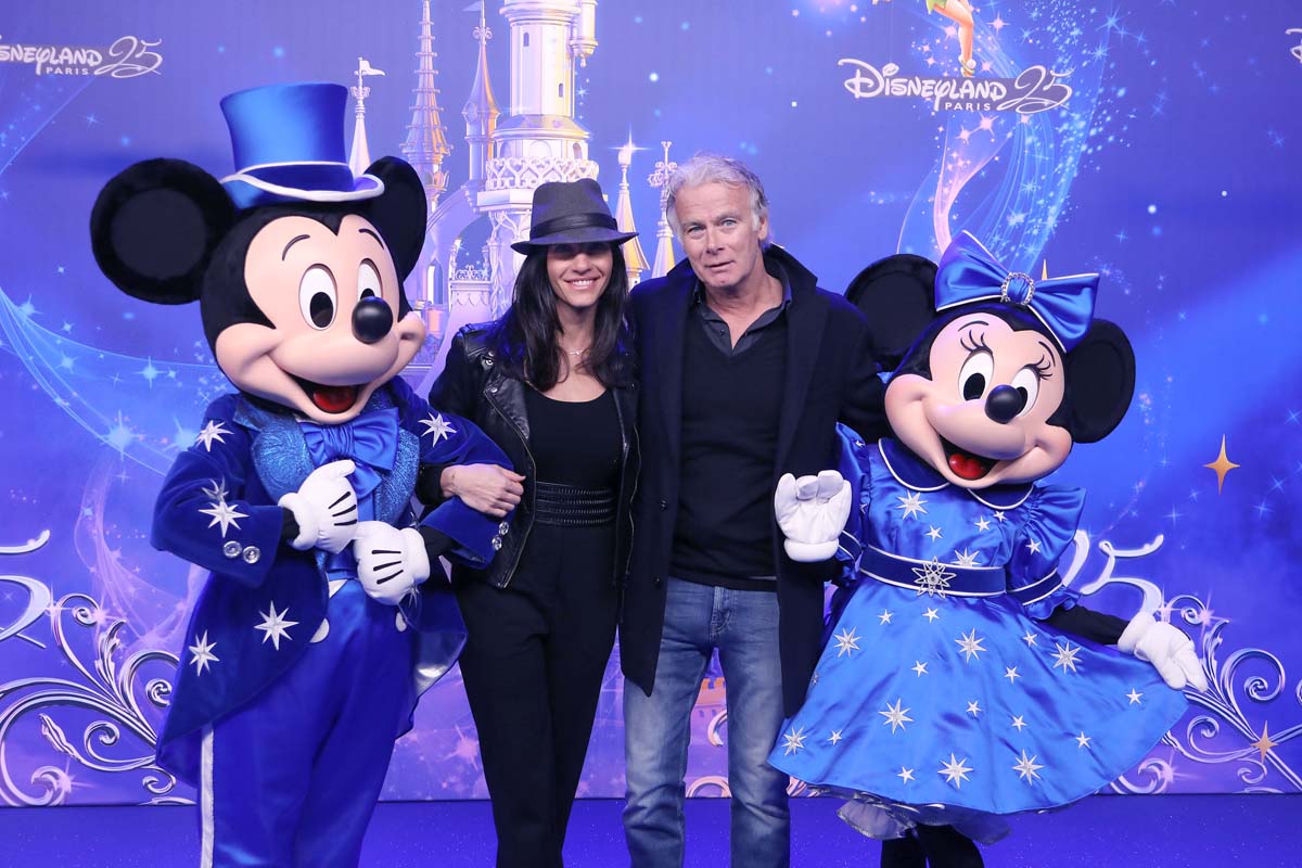 Disneyland Paris fête ses 25 ans: avec John Legend, Teri Hatcher et d'autres stars