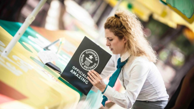 #LaReunionLéLà: Notre île dans le Guinness Book de la plus longue table de pique-nique !