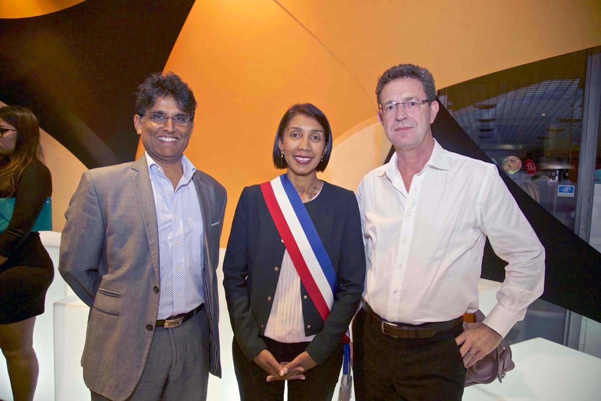 Daniel Ramsamy, délégué régional Orange Réunion Mayotte, Herwine Boyer-Pitou, et son époux Jean-Pierre Pitou