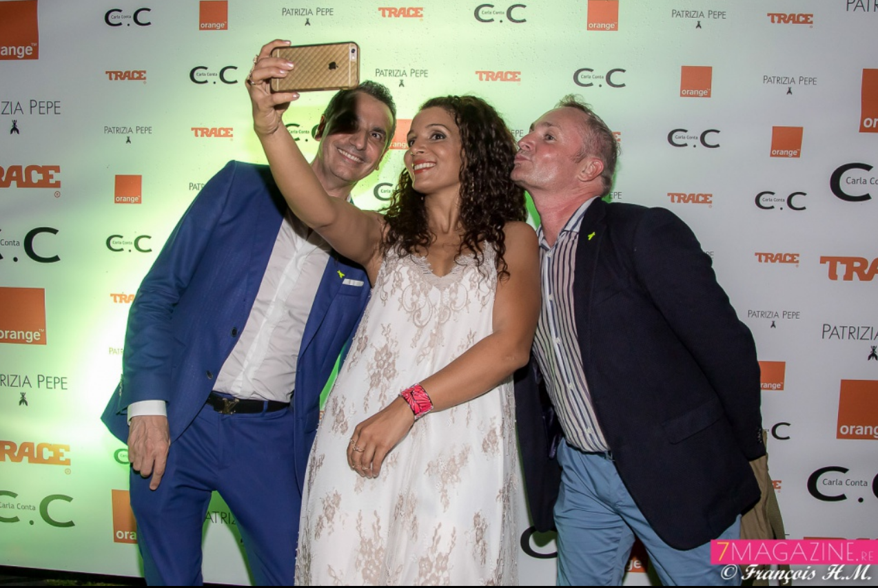 Et un selfie, un! Alexandre Karras, Stéphanie Thazar, et Jean-François Salaun