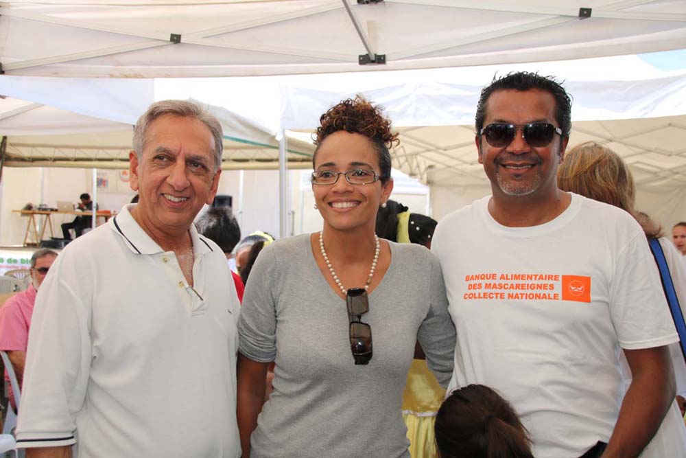 Aziz Patel (7Magazine et Comité Miss Réunion), soutien de cet événement depuis quatre ans, avec les membres de Jaqo