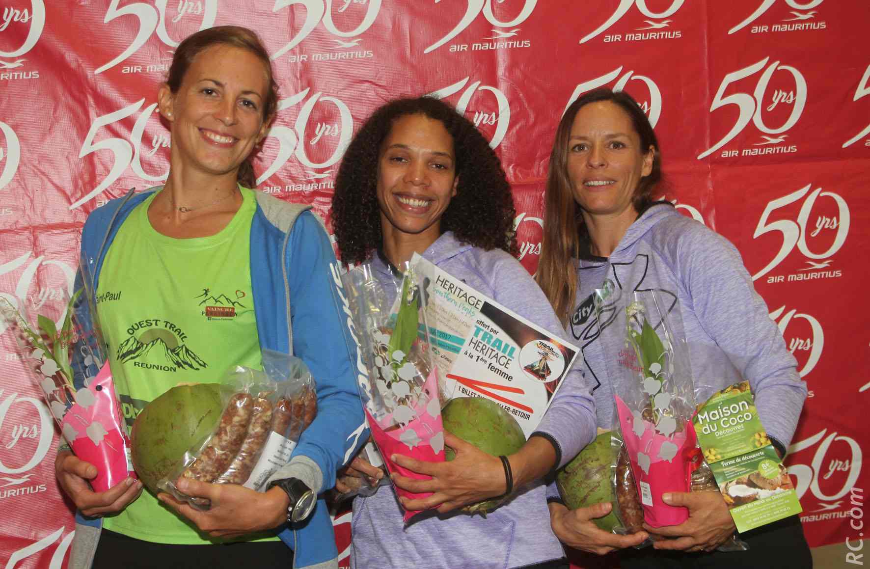 Le podium féminin : Marion Delspaierres (3ème), Fleur Santos Da Silva (1ère) et Julie Rivière (2ème)