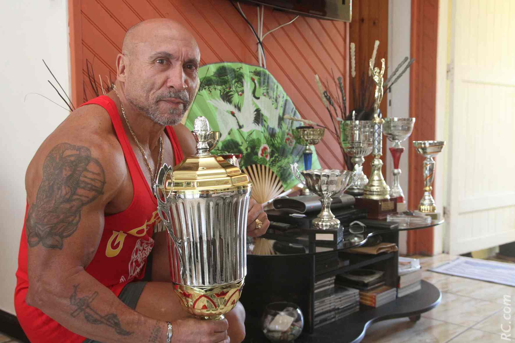 Une belle collection de trophées durant ces 30 années de culturisme
