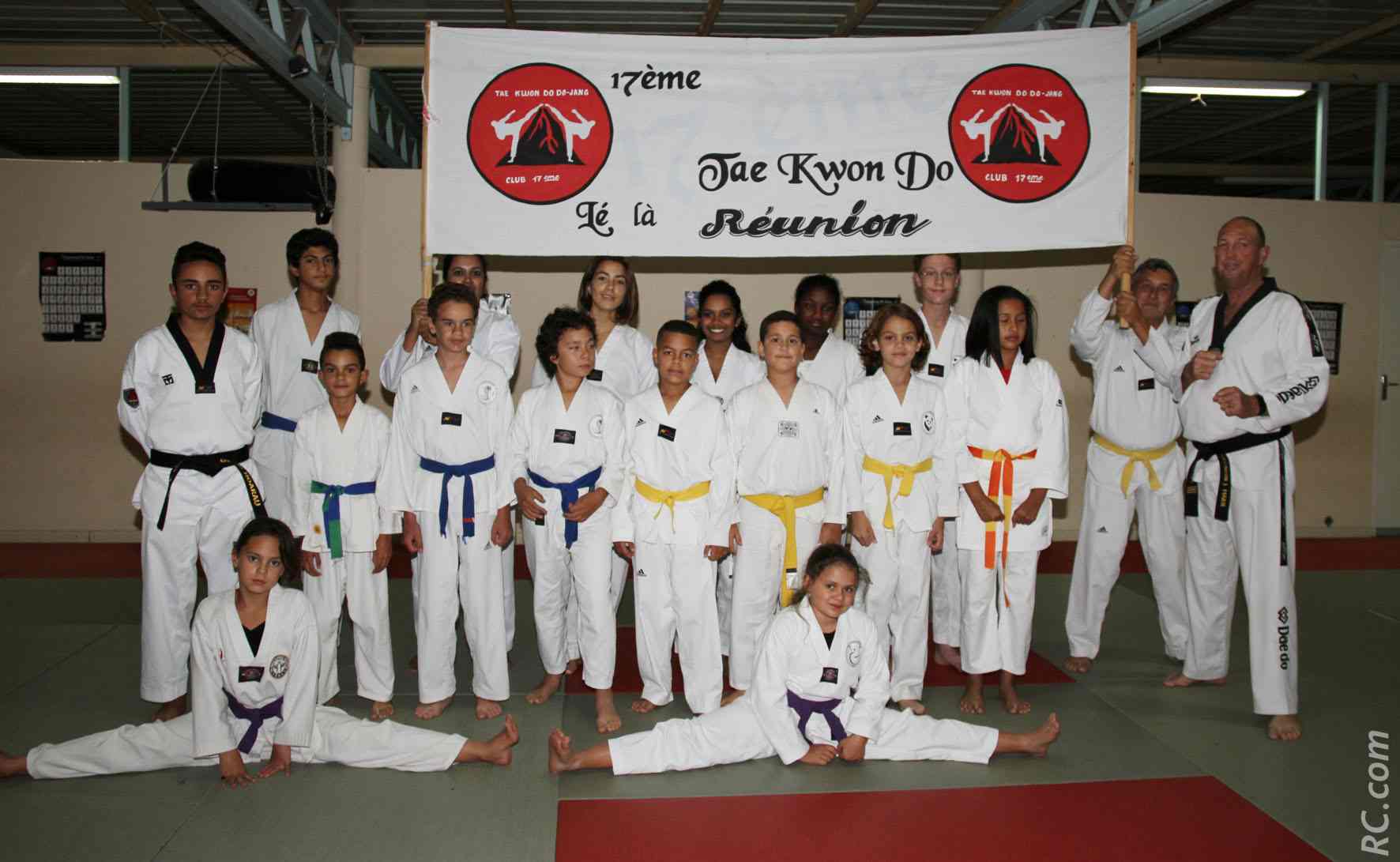 Le groupe des plus grands du Taekwondo club du 17ème km