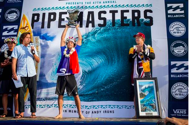 Le Réunionnais Jérémy Flores remporte le mythique Pipe Master's d'Hawaii