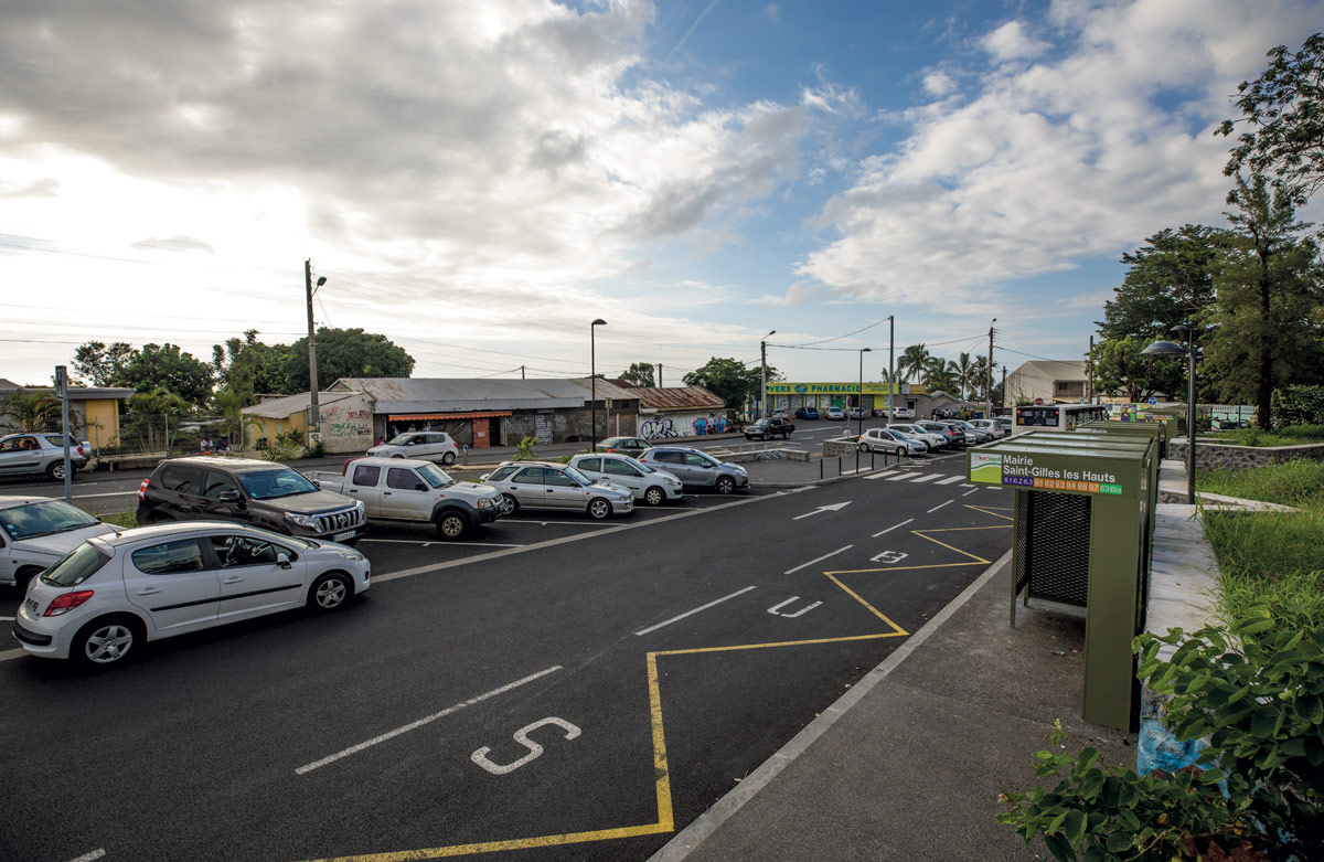 Un nouveau pôle d’échanges à Saint-Gilles Les Hauts
