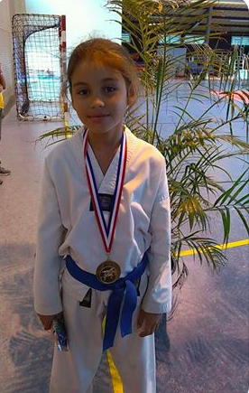Melodie la petite championne de Taekwondo