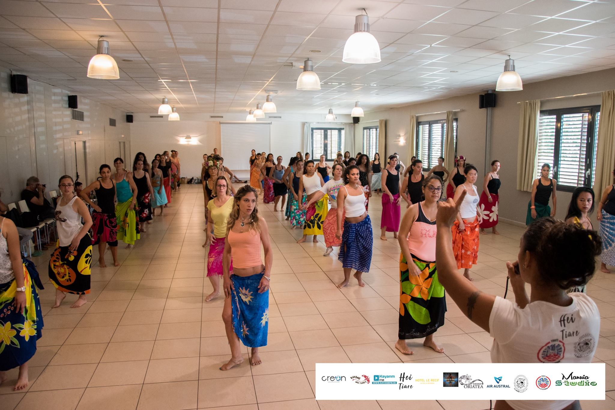Les danseuses championnes tahitiennes vont mettre le feu à la Réunion !