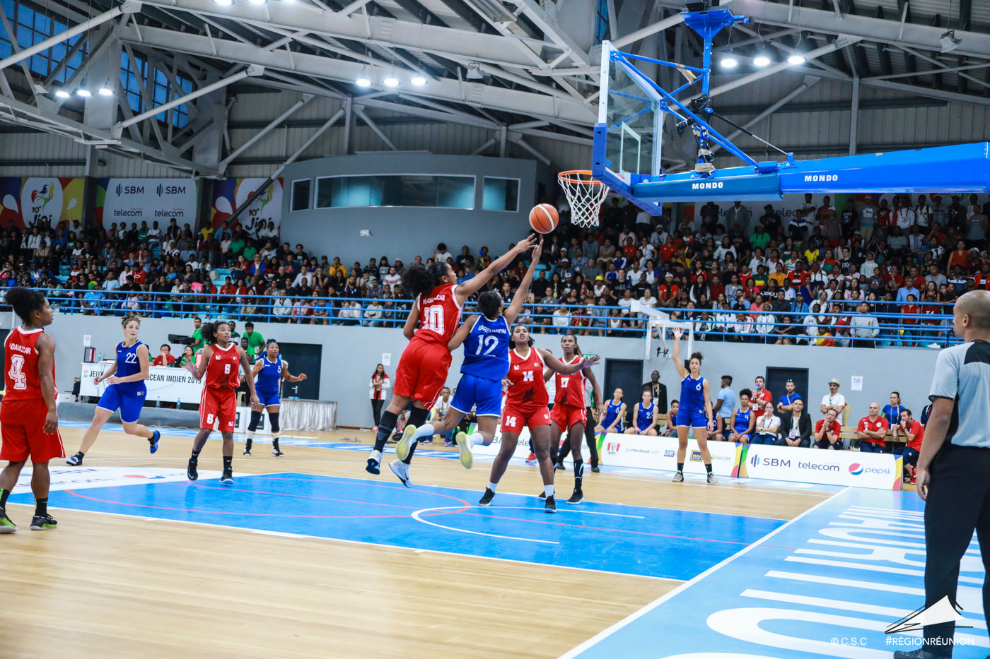 JIOI : Finale Basket-Ball (dames) : Réunion / Madagascar