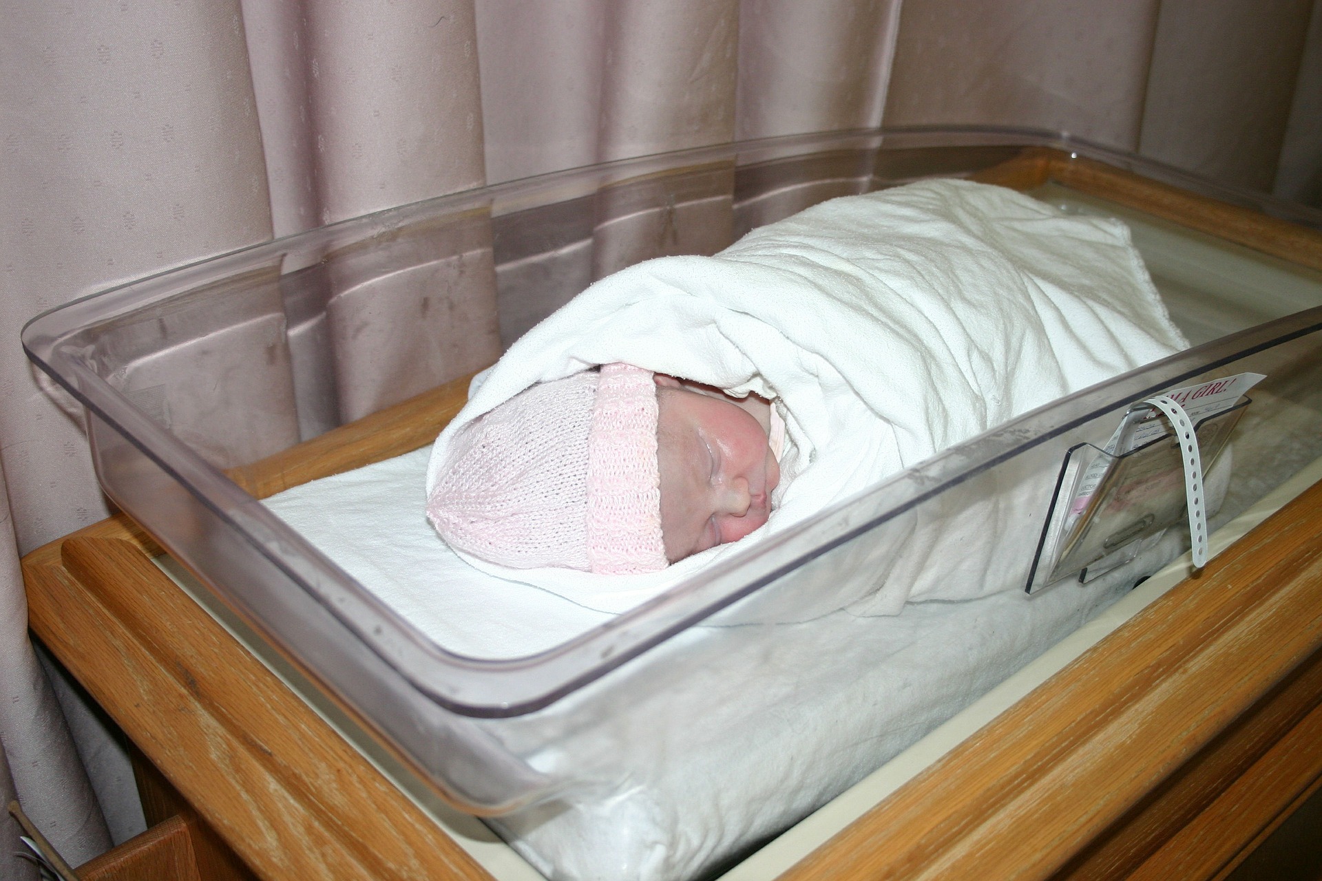Un nouveau né défenestré à la maternité
