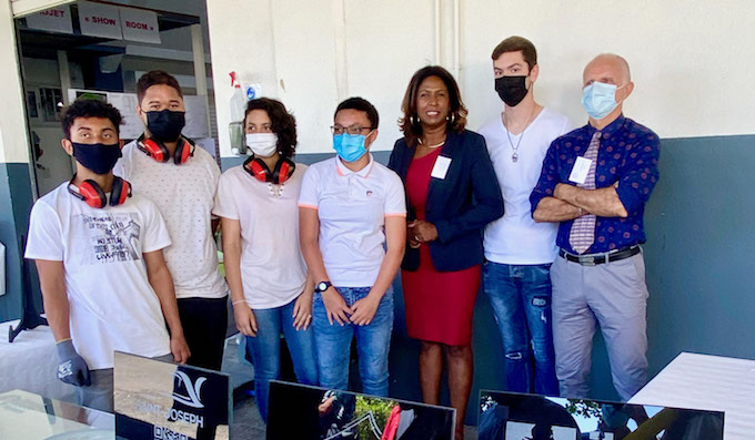 Remise de plaques aux partenaires touristiques du village de Grand Coude