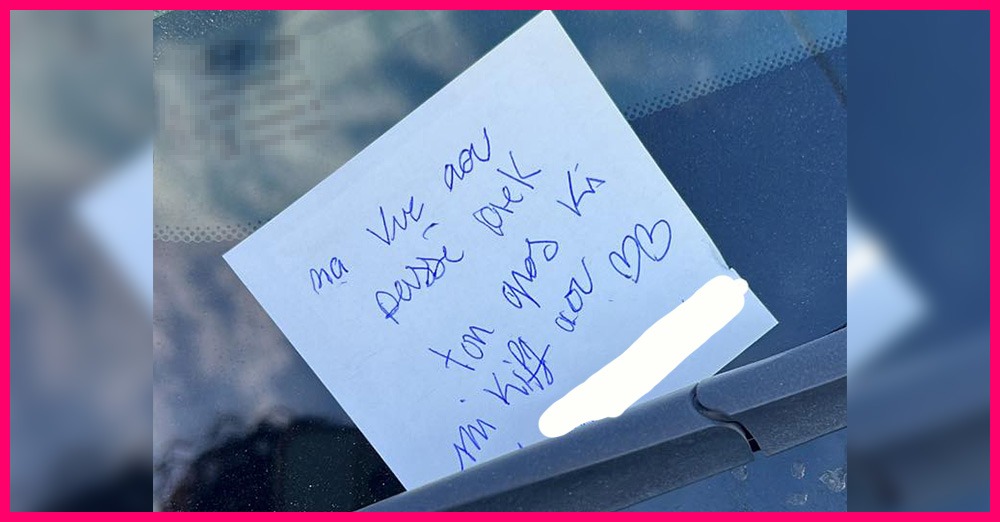 Il repère une femme qui lui plaît sur un parking et lui laisse ce message