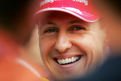Schumacher: 125 000 euros par semaine de soins et 15 personnes à son chevet...