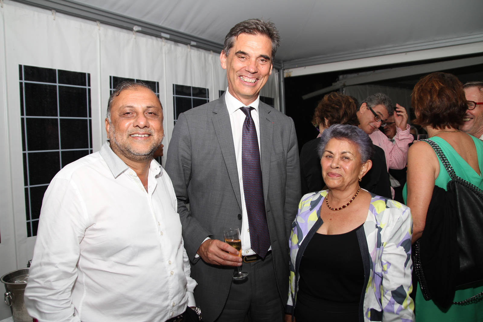 Osman Badat, Dominique Sorain  le nouveau préfet de la Réunion, et Justine Edmond, présidente de l'ACH