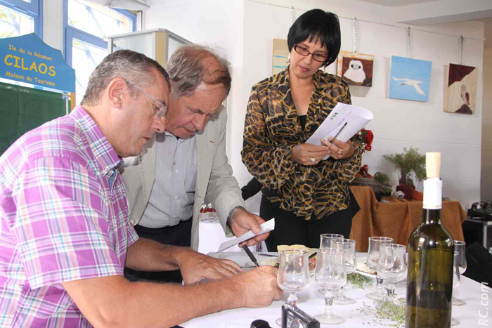 Autour du président du jury, on finalise le classement...