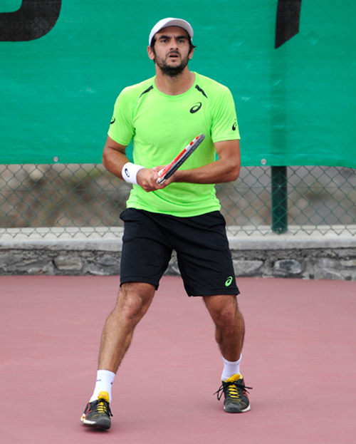 Le Français Florent Serra , finaliste a régalé les spectateurs par son jeu mais aussi par ses coups de gueule. Il se classe 341ème joueur mondial