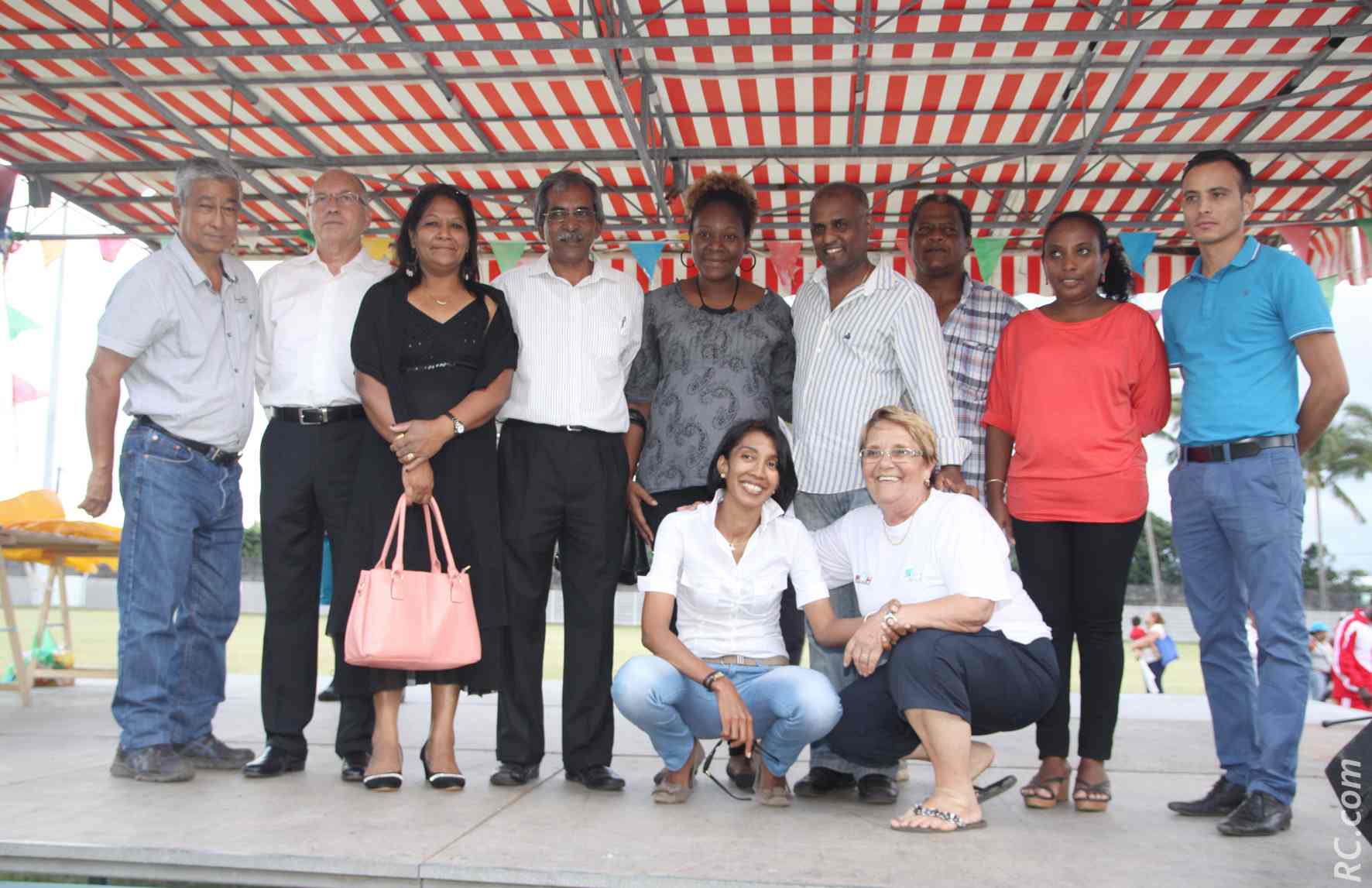 Les officiels pour la photo de famille et de clôture de la manifestation