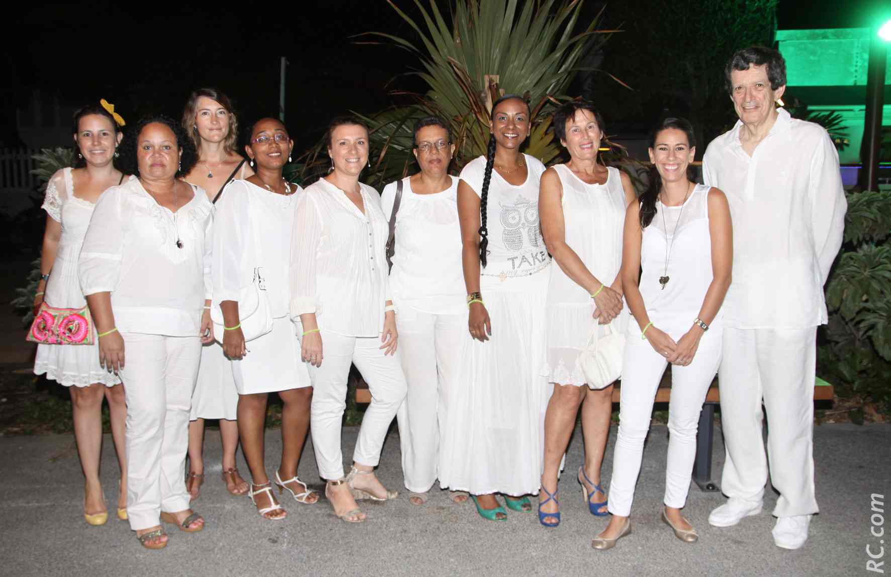 Jean Yves Nourry, directeur Thomas Cook, Lauriane Teyssedre, chargée de marketing, Elisabeth Alessandri, responsable d'agence Thomas Cook le Port, Karine Félicité, Thomas Cook Le Port, Nicole Alphonsine, du service production Thomas Cook, Sophie Villeneuve, animatrice coordinatrice réseau&nbsp;Thomas&nbsp;Cook, Mimose Deniset, de Thomas Cook Saint-André, Nathalie Piemont, du service production Thomas Cook, et Aurélie Gigan, du service production&nbsp;Thomas&nbsp;Cook