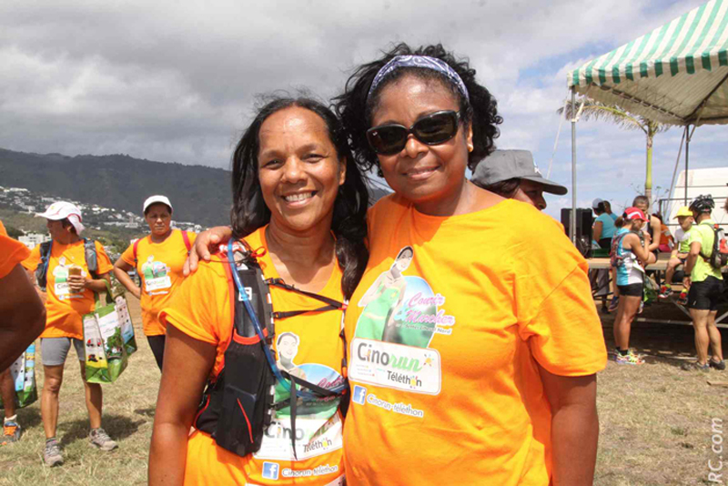 Brigitte Hoareau, conseillère municipale, et la députée Monique Orphée ont chaussé leurs baskets pour ce Téléthon 2014