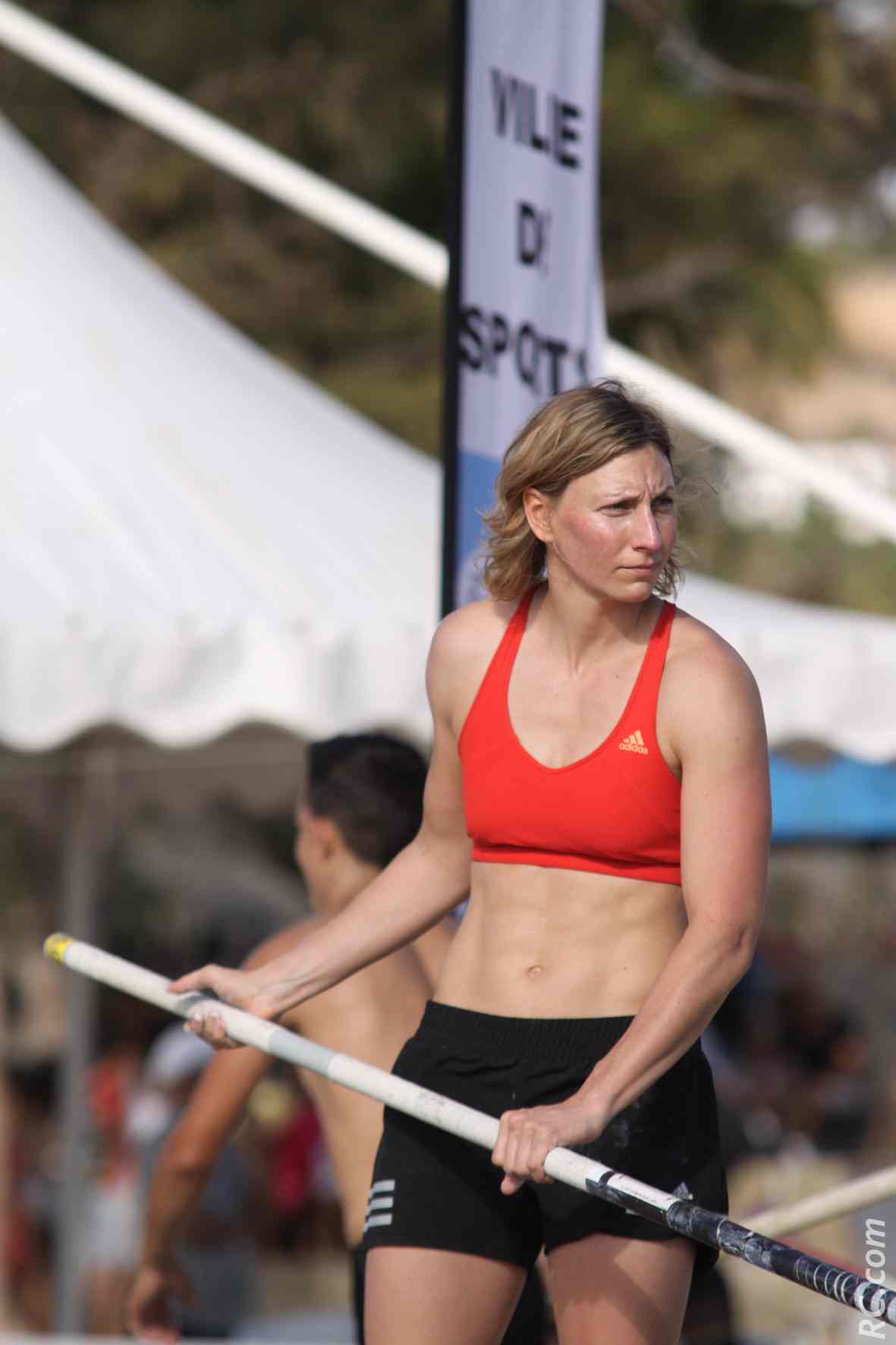 Malgré sa blessure au pied, Vanessa Boslak a participé à la fête. Elle détient la meilleure performance française de saut à la perche...