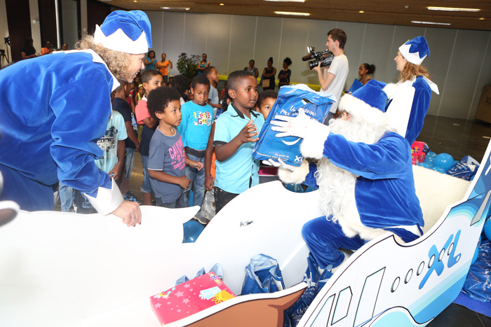 1000 Sourires <br>Noël avec le Père Noël Bleu