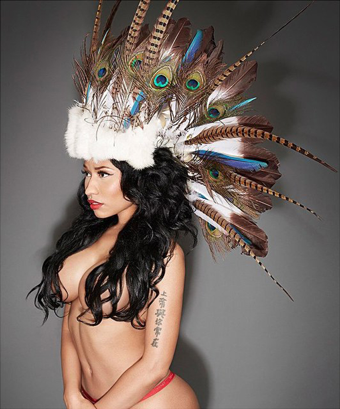Nicky Minaj et son calendrier 2015 <br>Des photos... hot!
