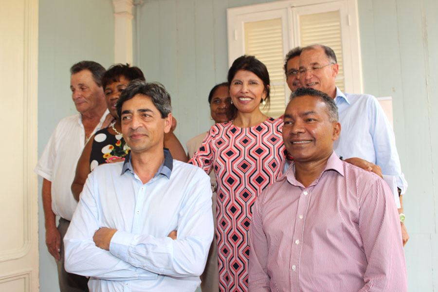Michel Dennemont, vice-président CG, Clodine BOIS, conseillère générale, Bachil Valy, vice-président CG, Jacqueline Silotia, conseillère générale, Nassimah Dindar, présidente du Conseil Général,  Henri Hippolyte, conseiller général Serge Hoarau, conseiller général Daniel Alamélou, vice-président du CG