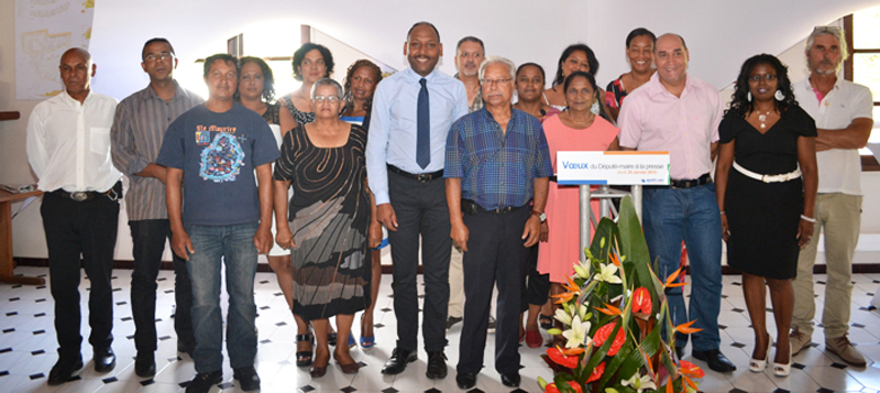 Le député-maire de Saint-Leu avec les élus de sa commune