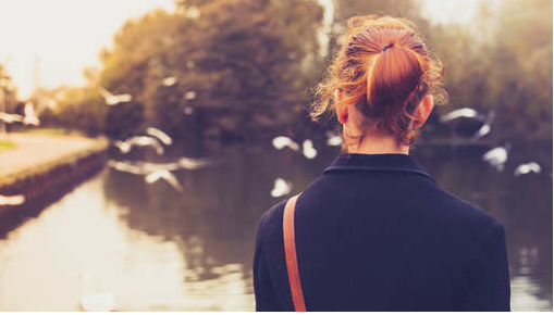 Pourquoi les femmes célibataires courent derrière les hommes mariés?