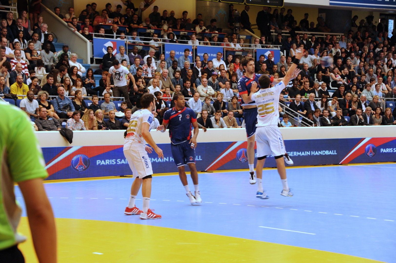 7 Magazine avait été le seul média réunionnais à être allé le suivre il y a 2 ans sous les couleurs parisiennes. C'était lors d'un fameux PSG-Montpellier!