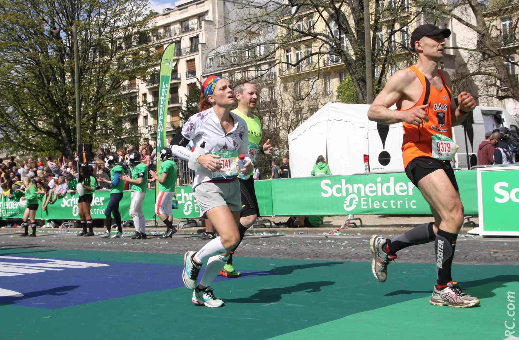 Marathon de Paris<br> La Réunion en l'air!
