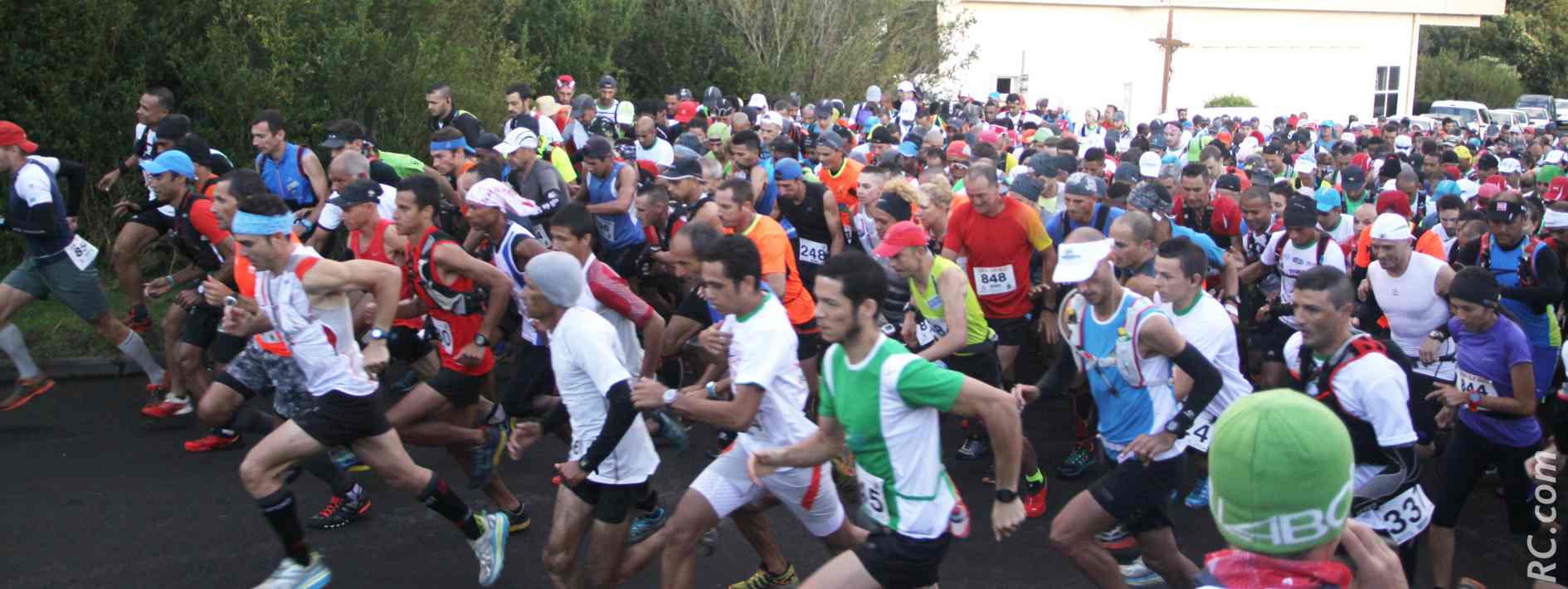 Dans une joyeuse ambiance avec le soleil revenu, le départ est donné aux Grand Kiosques…