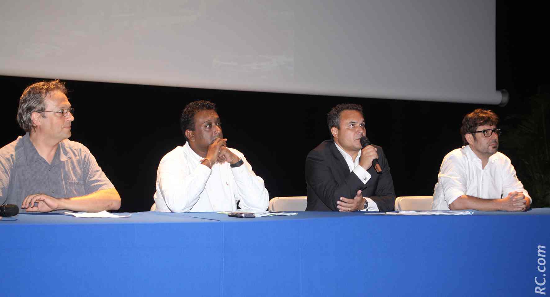 Autour de Didier Robert, président de la Région Réunion : François Sita, PDG des Musées Régionaux, Arnaud Martin, attaché de conservation du Patrimoine et responsable sicentifique du Musée Stella Matutina et Guillaume Hazet, architecte.