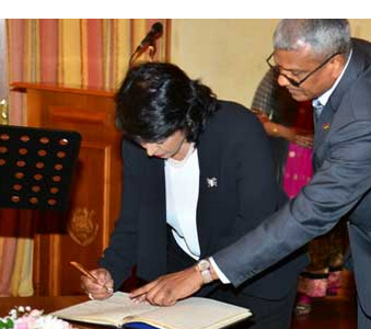 Ameena Gurib-Fakim<br>Intronisée présidente de l'île Maurice