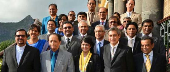 Avec le Premier Ministre Sir Anerood Jugnauth et les membres du gouvernement mauricien