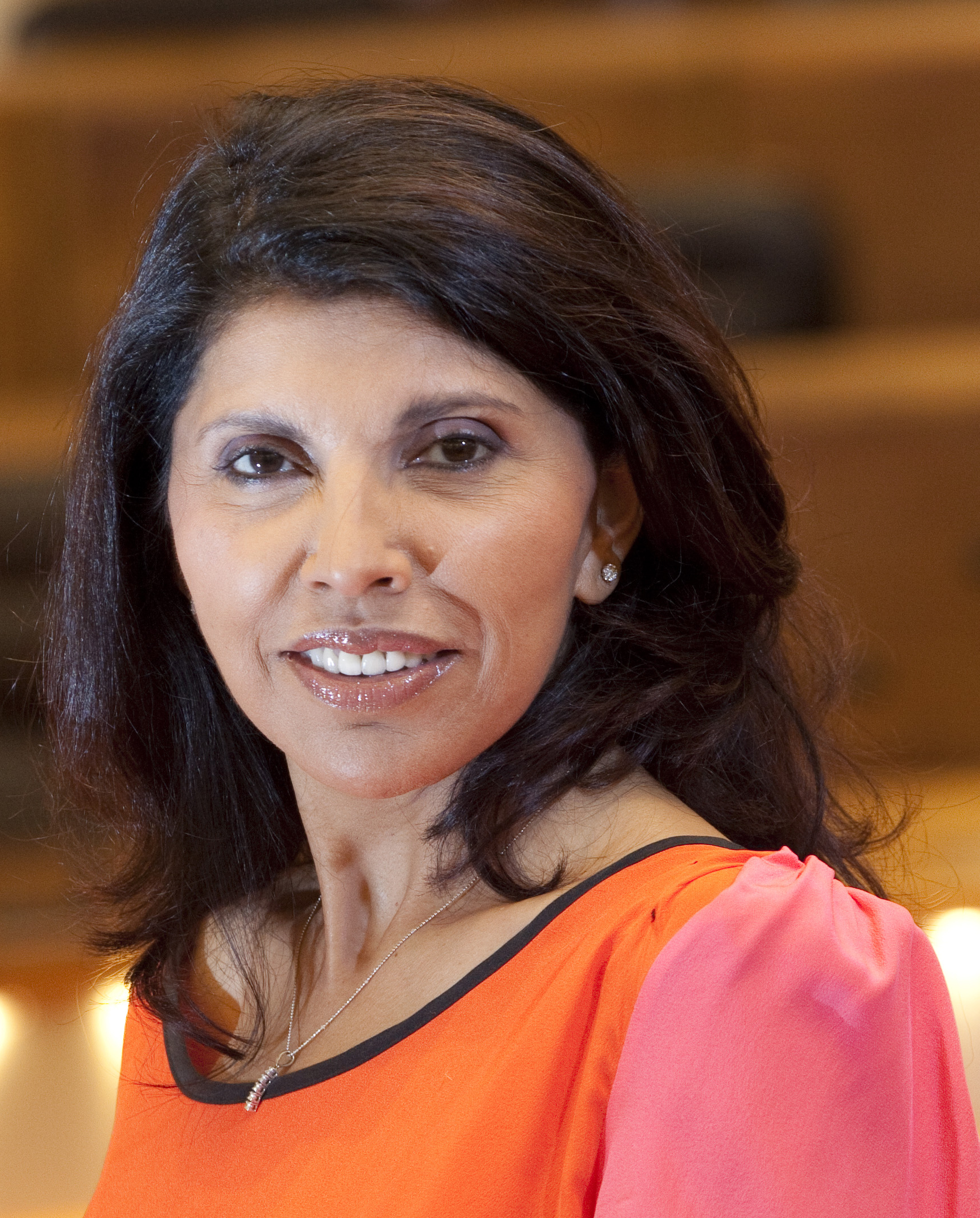 Nassimah Dindar écrit à Manuel Valls