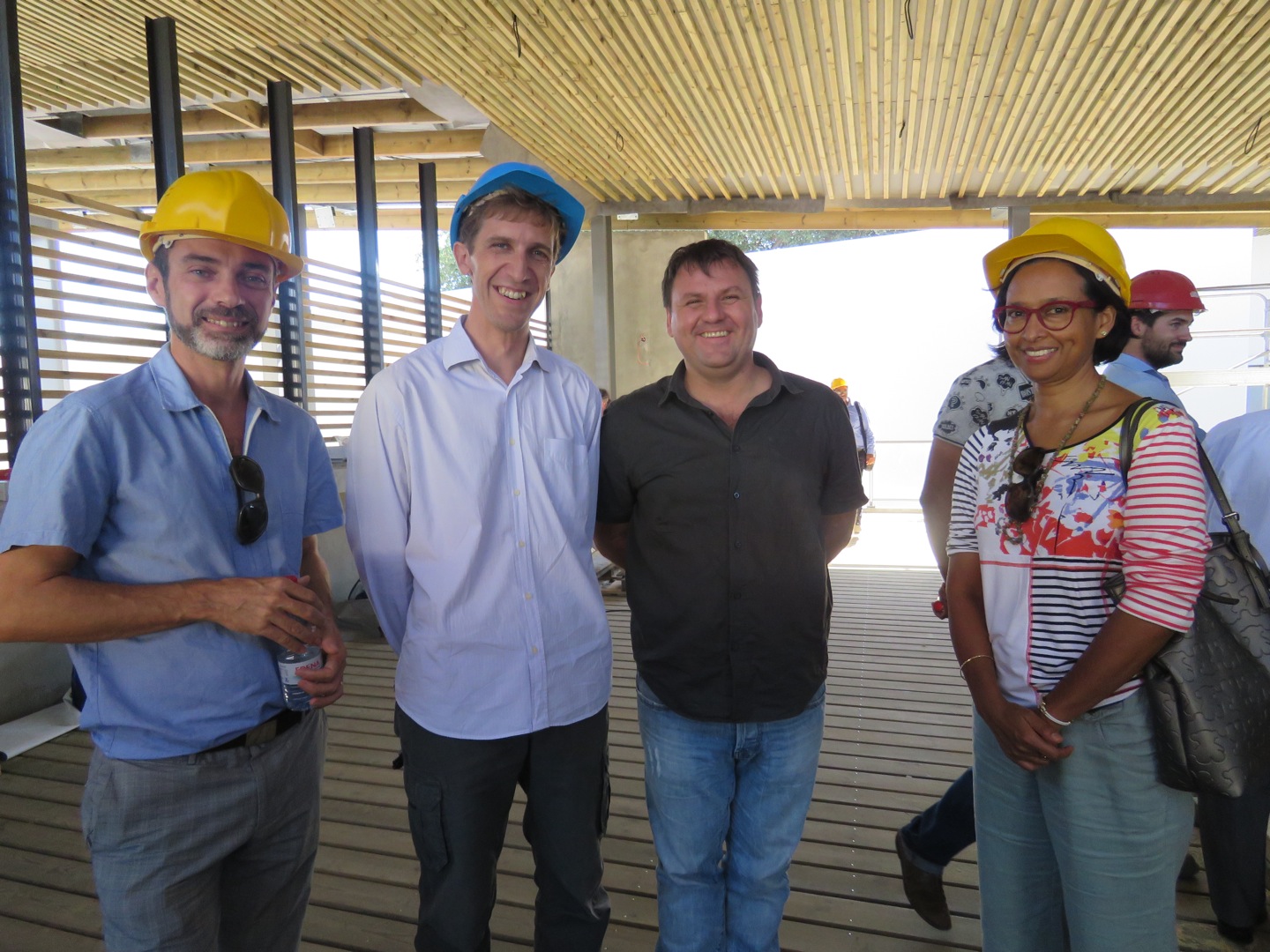 Débutés peu après la pose de la première pierre (février 2014) les travaux ont été réalisés à un rythme effrené.   Les entreprises ne ménagent pas leur efforts, à savoir, Léon Grosse, La Mare Espaces Verts, Tunzini, Celtis/Stesi, ATES, AMG Fechoz, Jezet Seating et Reuni Pub