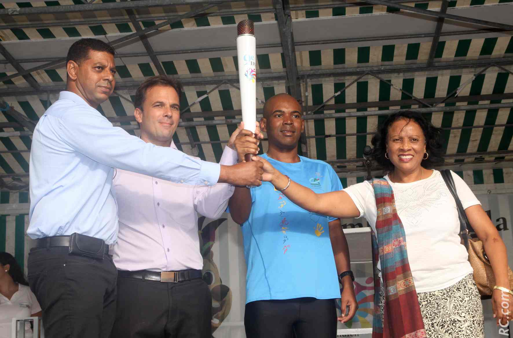 Sur le podium de la fête à Sainte-Marie