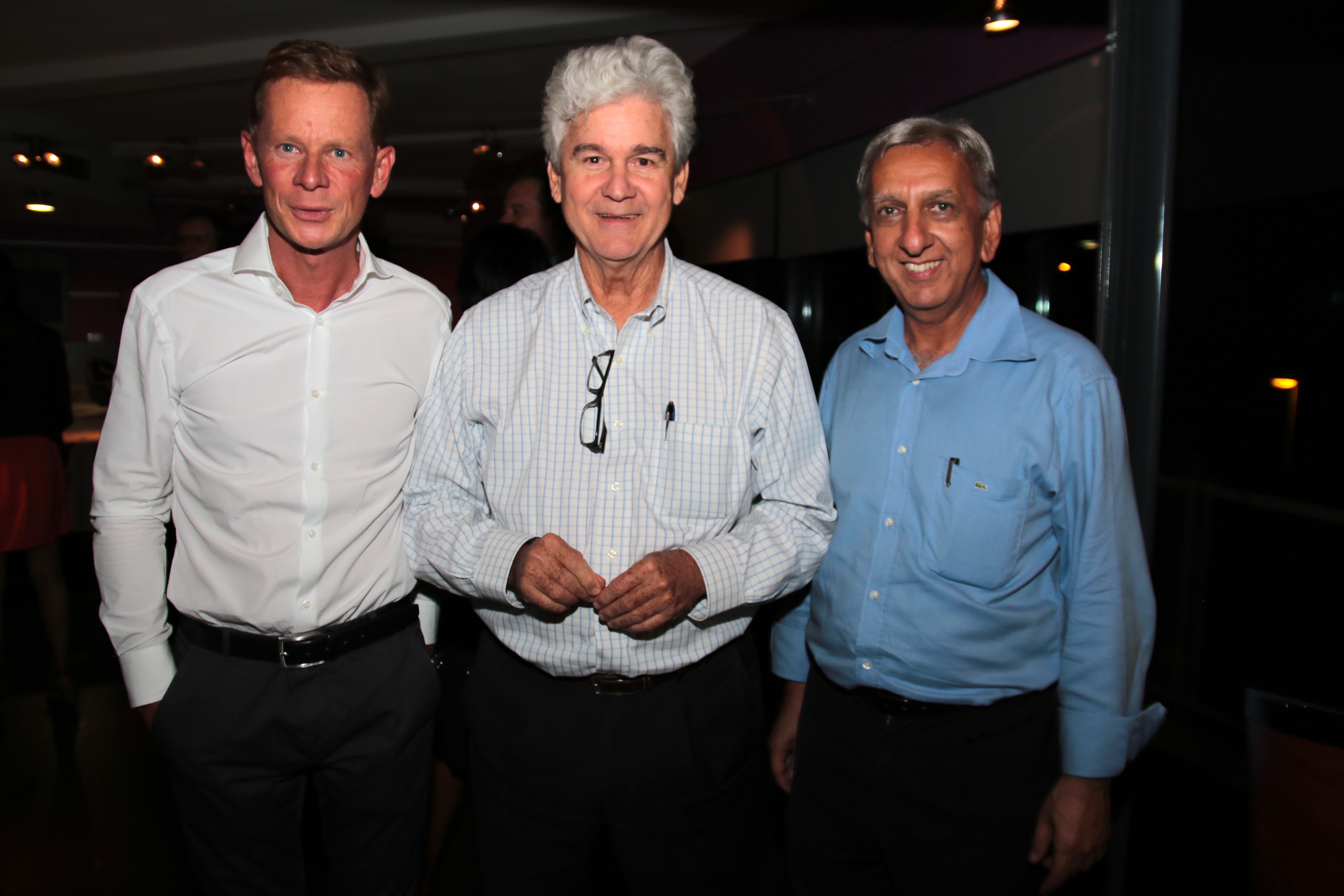 Marc Tezenas, directeur général Automobiles Réunion, Jacques de Virginy et Aziz Patel