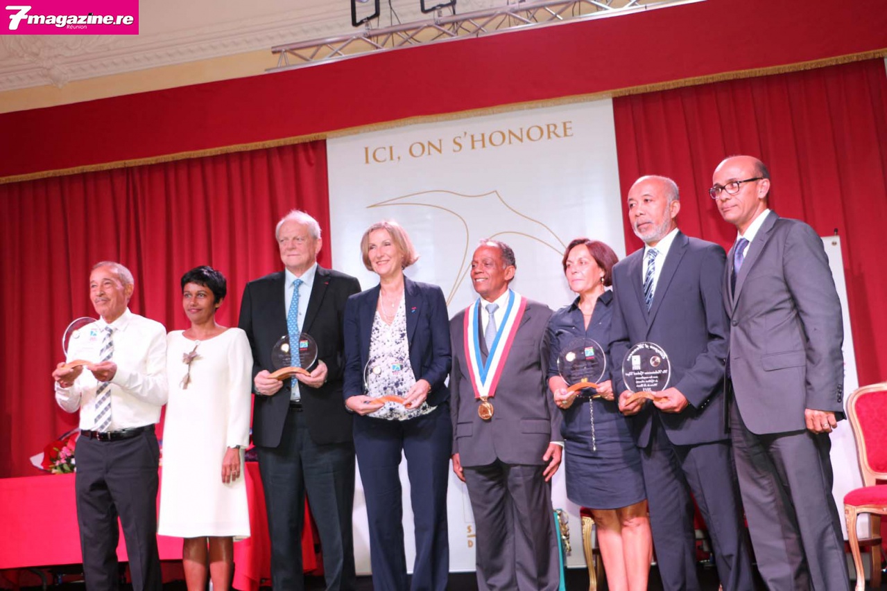 Les Citoyens d'Honneur du 14 juillet avec le maire Gilbert Annette