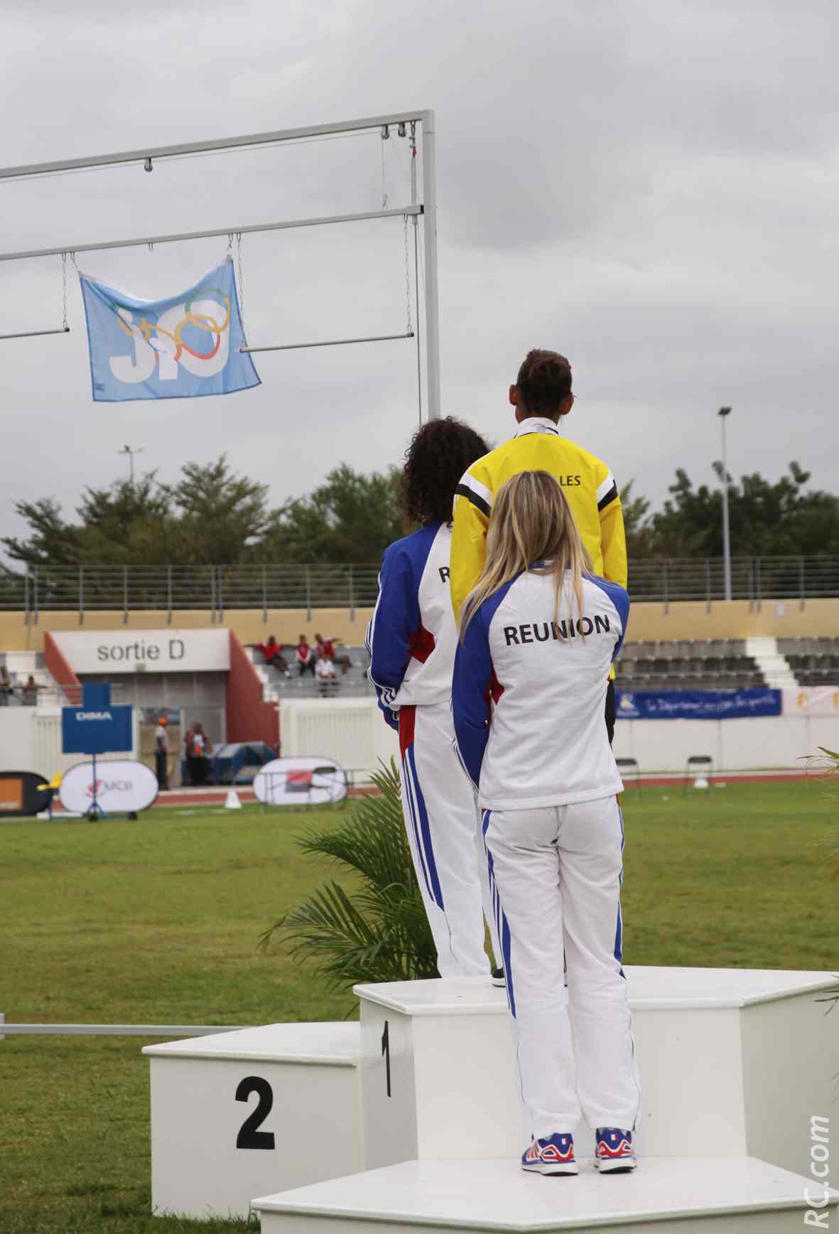 Un drapeau des JIOI » fade » pour reprendre les termes d'un quotidien local