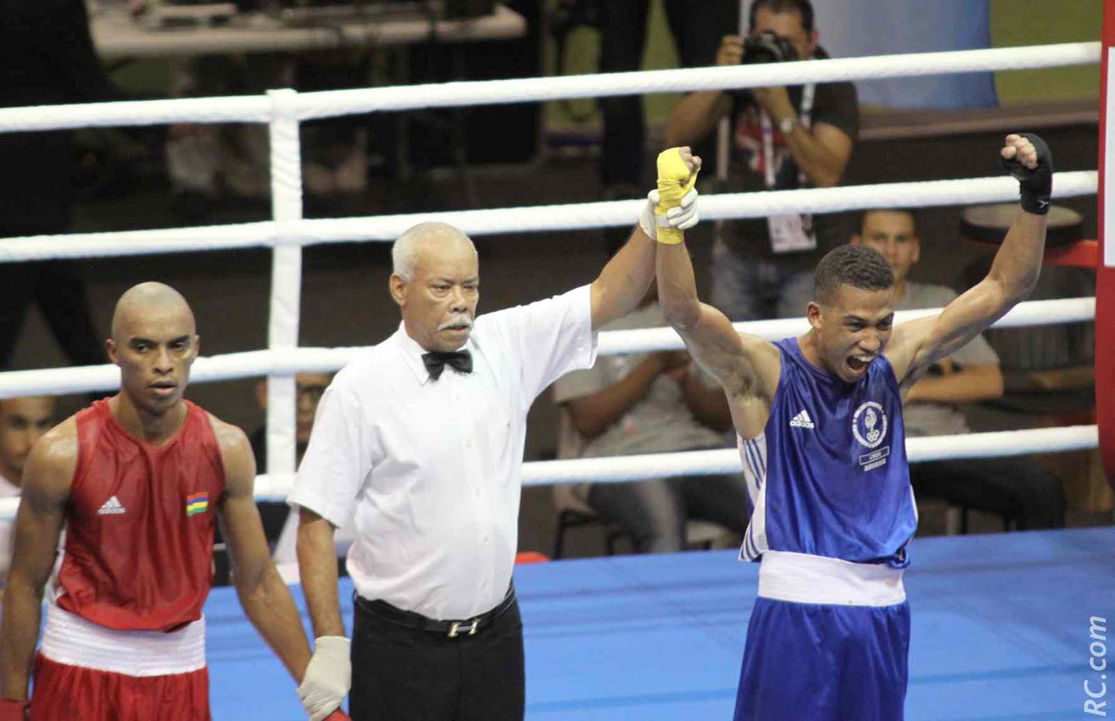 Le cri de victoire de Marcus Gévia qui a combattu sous les yeux admiratifs de son père Raymond Gévia.