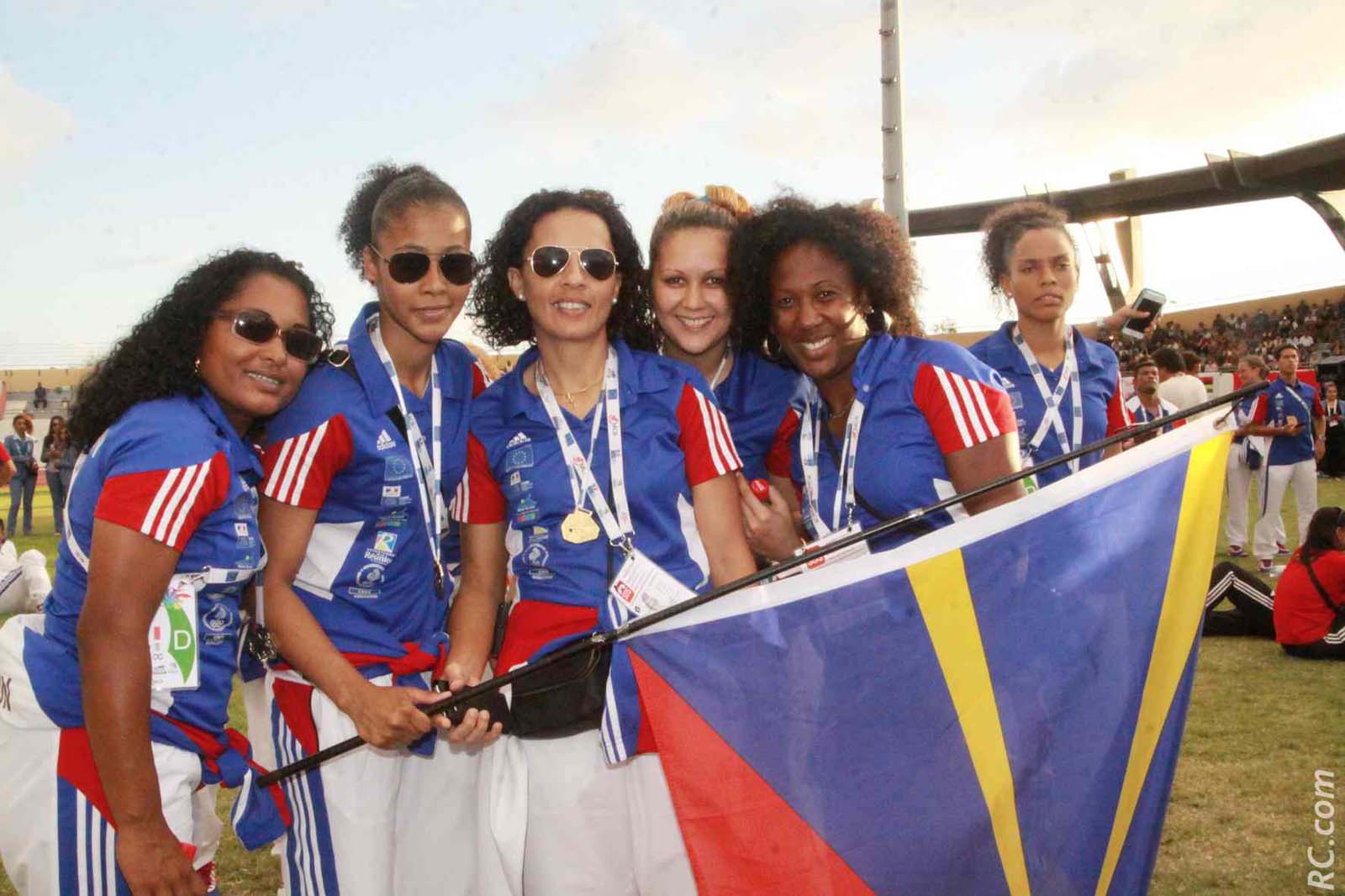 Quelques unes des handballeuses qui ont enlevé la première médaille d'or mise en jeu dans cette discipline. Et de quelle manière.