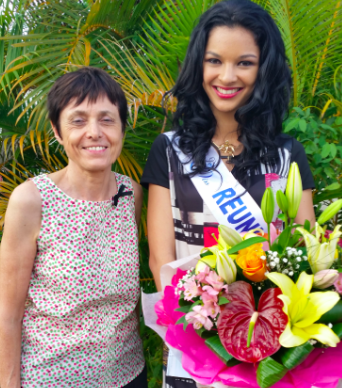 Chantal de Singly avec Azuima Issa, Miss Réunion 2015, qui assistait également à l'inauguration du FAM à Saint-Benoît